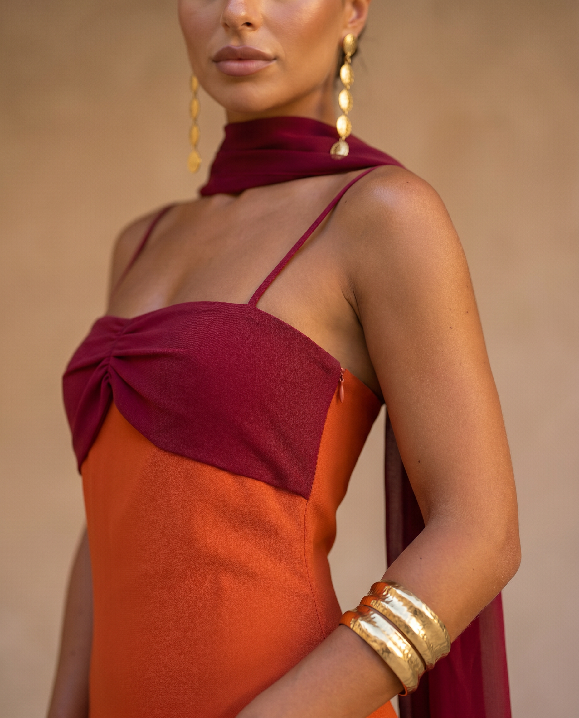 Zahara | Vestito Arancione con Scollo Rosso