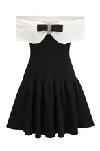 Carica l'immagine nel visualizzatore di Gallery, Abito Mini Solene Off-Shoulder con Fiocco