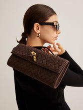 Carica l'immagine nel visualizzatore di Gallery, Pochette Noémie in Camoscio