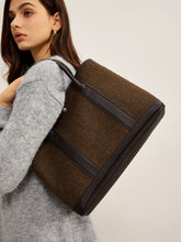 Carica l'immagine nel visualizzatore di Gallery, Borsa Tote Céline Chevron